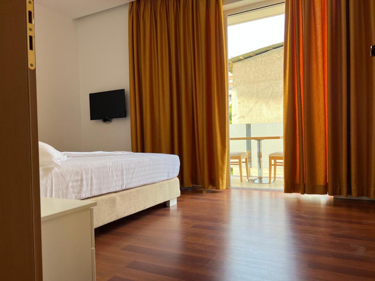 3B Suites Boutique Hotel Саранда Экстерьер фото