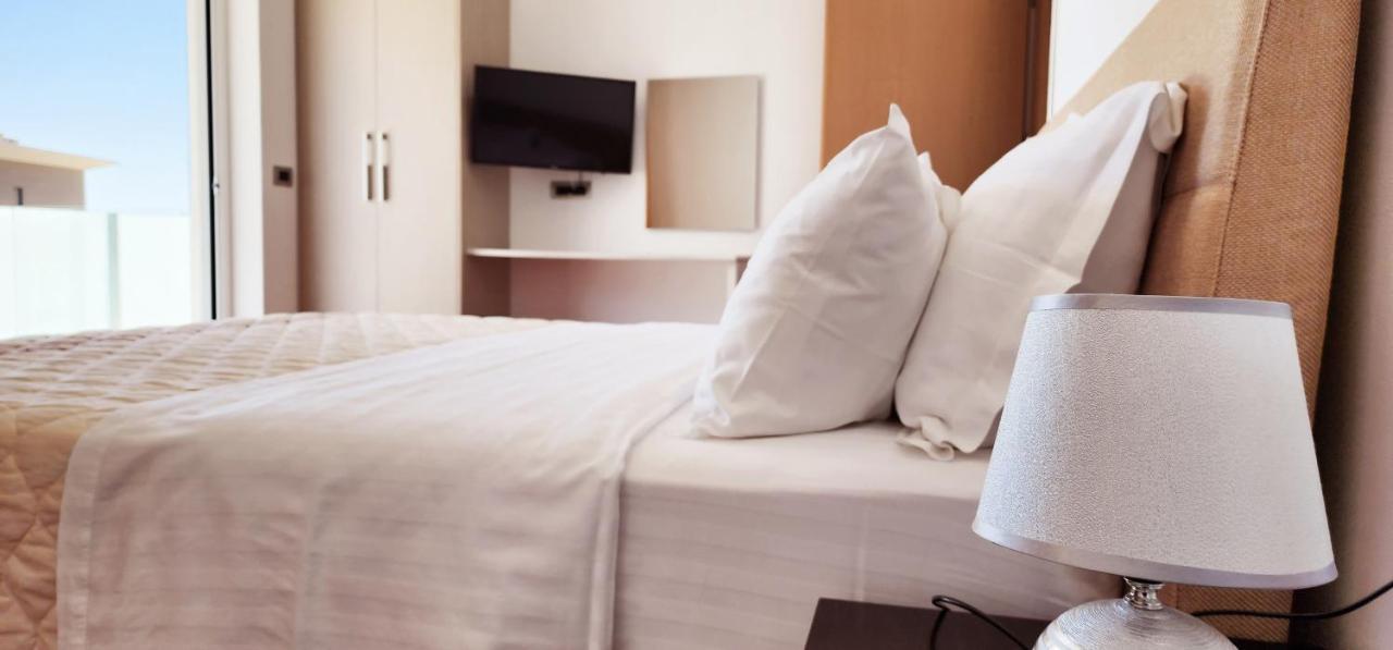 3B Suites Boutique Hotel Саранда Экстерьер фото