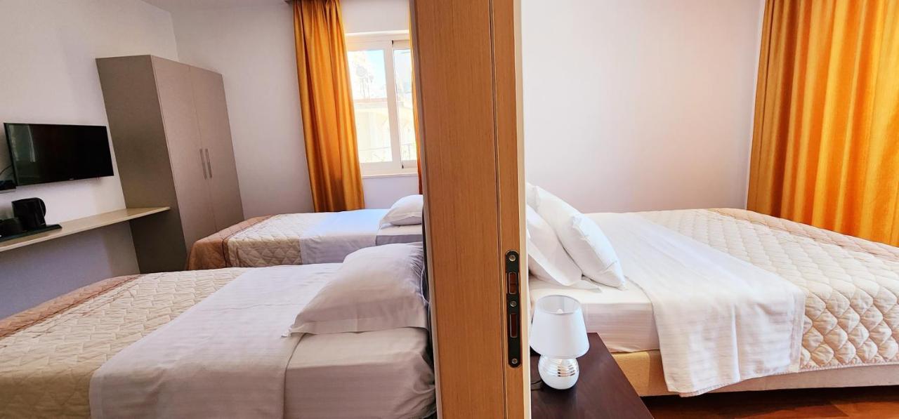 3B Suites Boutique Hotel Саранда Экстерьер фото
