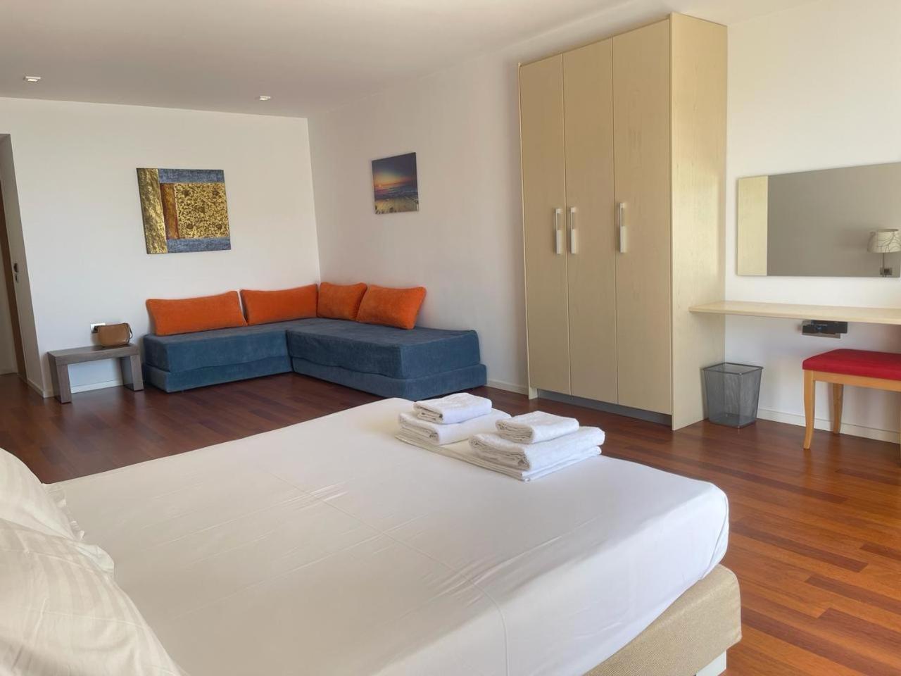 3B Suites Boutique Hotel Саранда Экстерьер фото